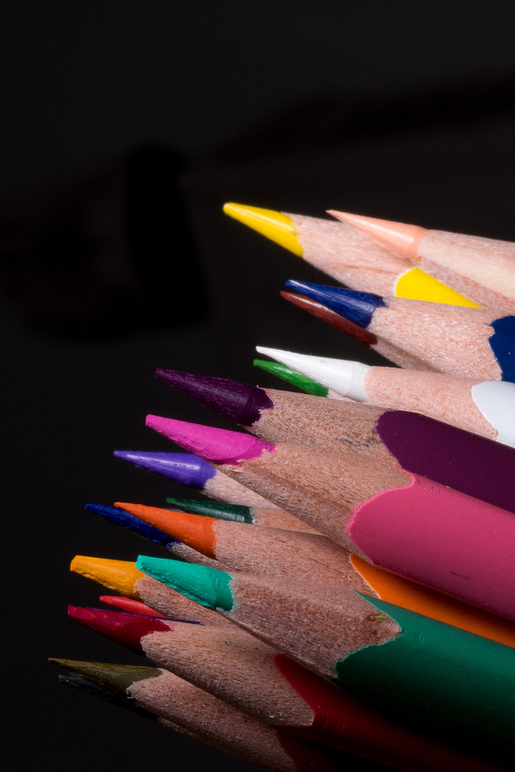 цветни моливи, дървени колчета, писалки, цветни, цвят, боя, училище