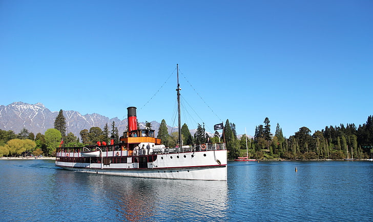 Nova Zelanda, Llac, vaixell, vista sobre el llac, paisatge, dia blau, reflexió