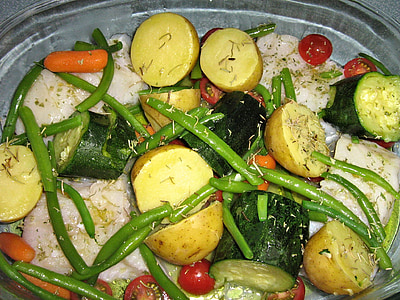 pommes de terre, poisson cabillaud, tomates, haricots verts, romarin, alimentaire, cuit à la vapeur