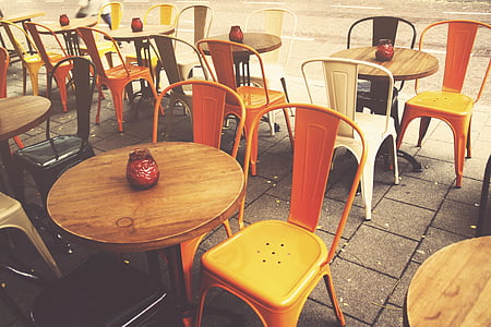 café, terrasse de café, trottoir, ville, rue, chaises, tables