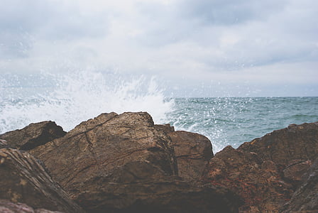 näkymä, Cliff, lähellä kohdetta:, Sea, päivällä, Rocks, kivet