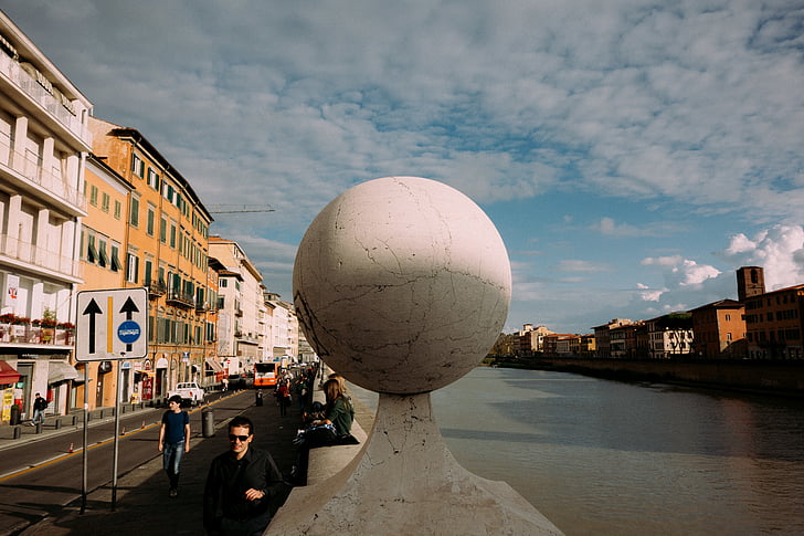 hình ảnh, chứa, màu xám, bê tông, quả bóng, Lan can, thành phố
