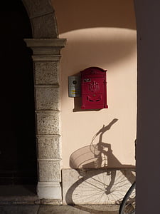 Post, postaláda, piros, árnyék