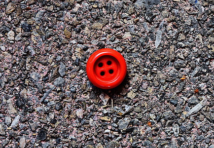 button, 4 holes, red, close