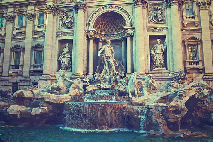 Trevi, фонтан, Рим, Италия, през деня, исторически личности, статуи