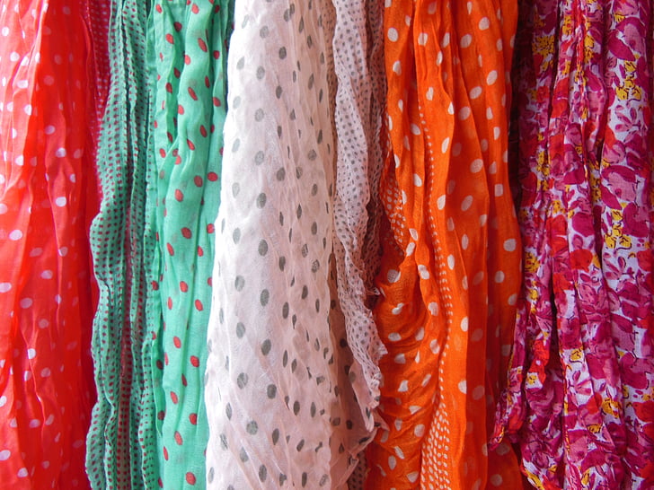 tørklæder, polka dot, blomstermotiver, farverige, rød, hvid, turkis