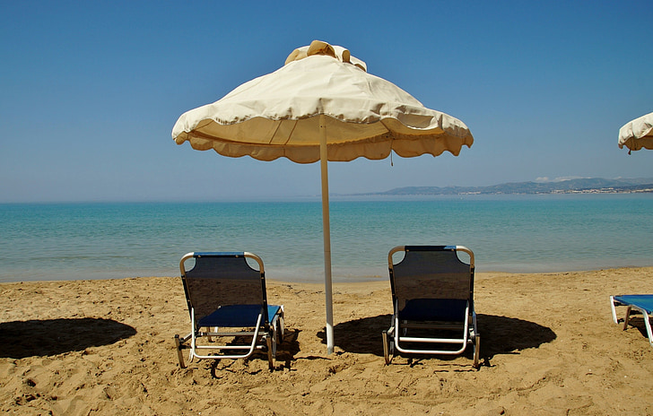parasol, chaise longue, mer, plage, été, jours fériés, parapluie