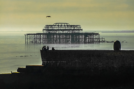 Brighton, skelets, jūra, pludmale, piestātne, krasta līnija