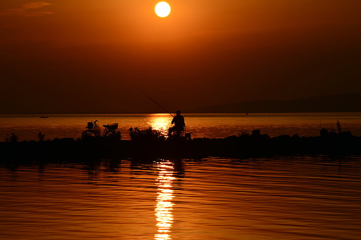 езерото Балатон, вечерта, светлини, здрач, пейзаж, езеро, лято