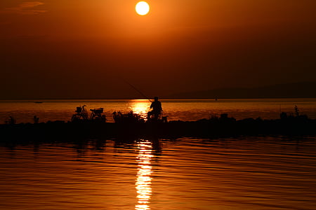 Balatonsjön, på kvällen, lampor, skymning, landskap, sjön, sommar