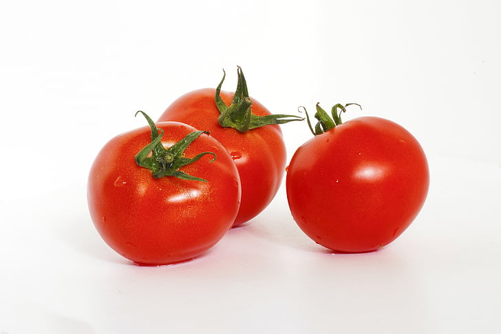 tomat, punane, maitsev, vitamiinid, kolm, toidu, valgel taustal