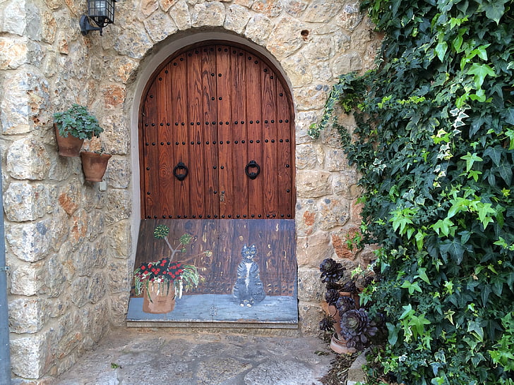 Mallorca, Alaró, trottoaren uppfälld, dörr, mål