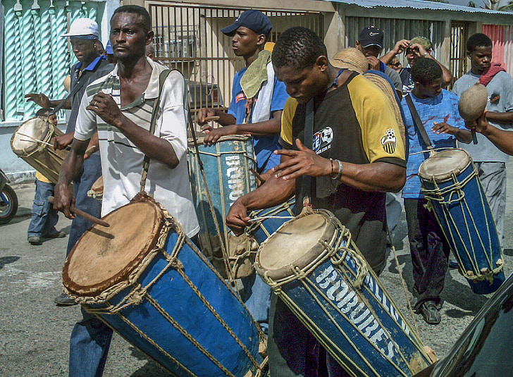 venezuela, village, villagers, drums, men, boys, playing