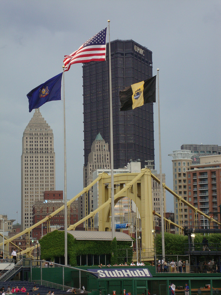 Bandiere, Pittsburgh, vista dal parco pnc, Pensylvania