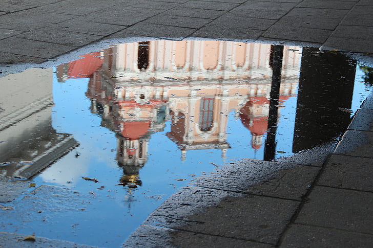 lithuania, vilnius, mirroring, puddle, water