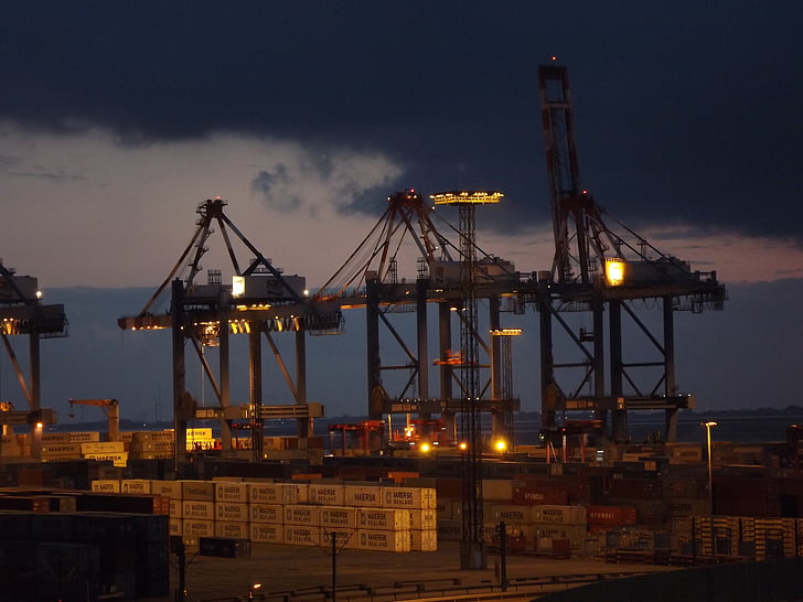 containerhamn, portalkran i behållaren, Port hantering, hamnkranar