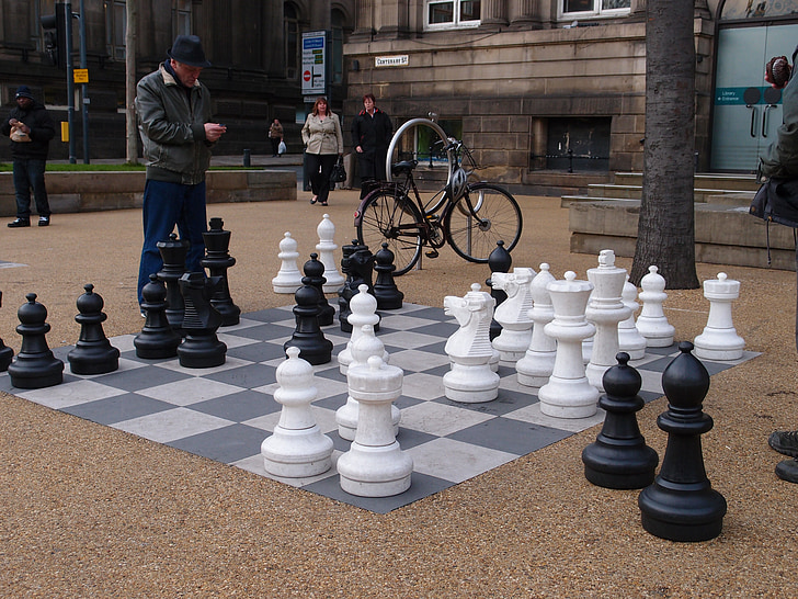 sakk, szép, utcára néző