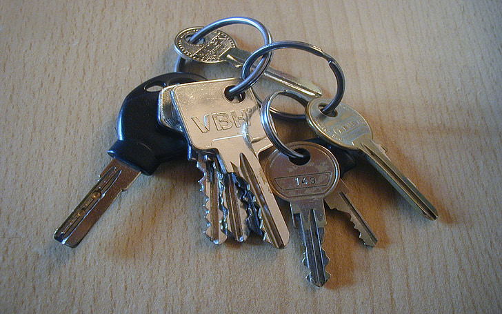 key, keychain, shut off, house keys, door key