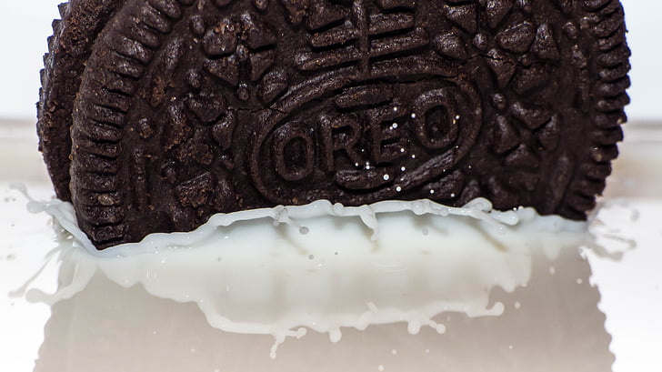 milk, biscuit, inject, oreo, chocolate, slow motion, short-term exposure