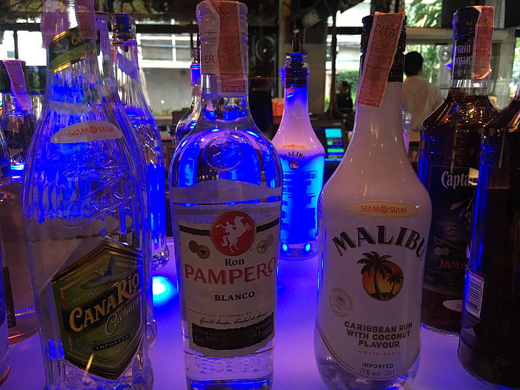 bar, bar de l’hôtel, Malibu, bouteilles, boissons, alcool