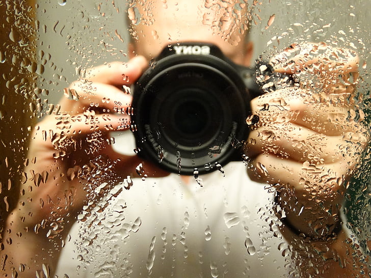 photographer, photograph, drop of water, mirror image, mirror, recording, self shot