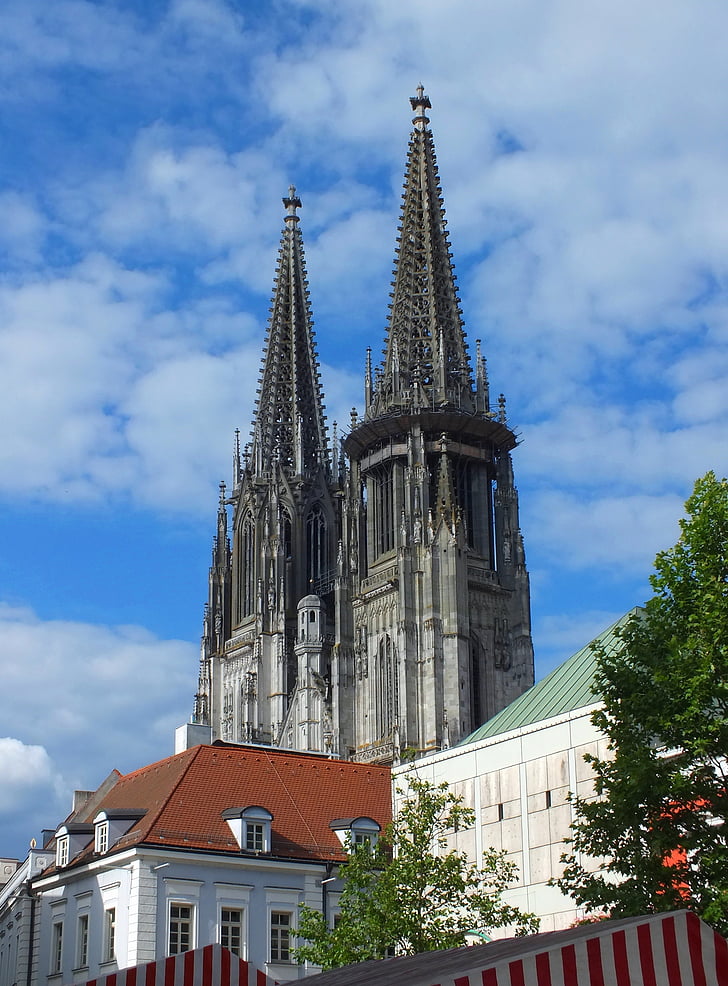 Dom, Regensburg, Almanya, Bavyera, Castra regina, kuleleri