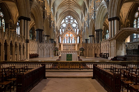 Lincolnská katedrála, oltář, železniční spojení, vyřezávané kamenické, reredos, středověké, budova