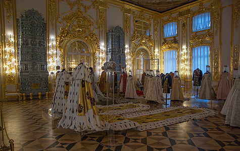 russia, pouchkine, catherine palace, clothing, exhibition, nobility, reflection