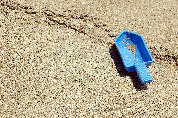 strand, speelgoed schop, achtergelaten, niemand, zand, kind, zomer