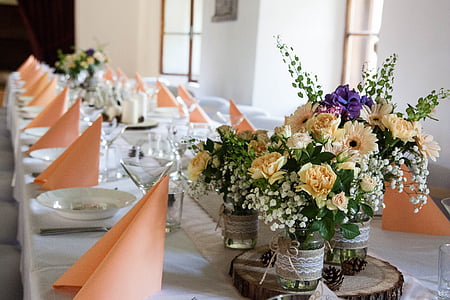 casamento, decoração do casamento, Manor-casa, Gerbera, cravo, Flores alpinas, laranja
