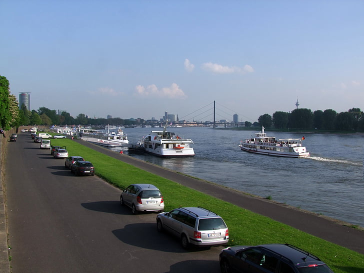 Ren, nehir, nakliye, Şehir, Düsseldorf, Almanya, Hava çok güzel