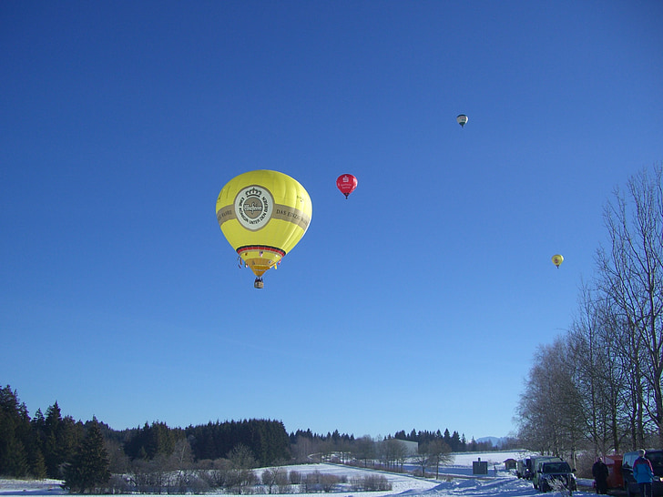 luftballong, färgglada, klarblå himmel, varm luftballong ride, vinter, snö, ballong