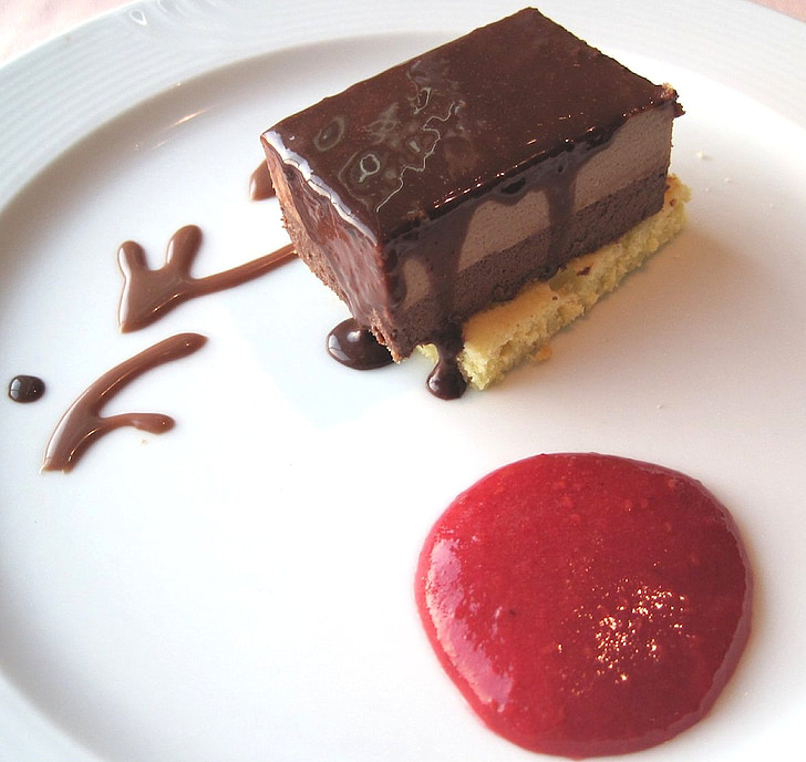 Mousse au Chocolat Torte, Himbeersauce, Schokolade, Essen