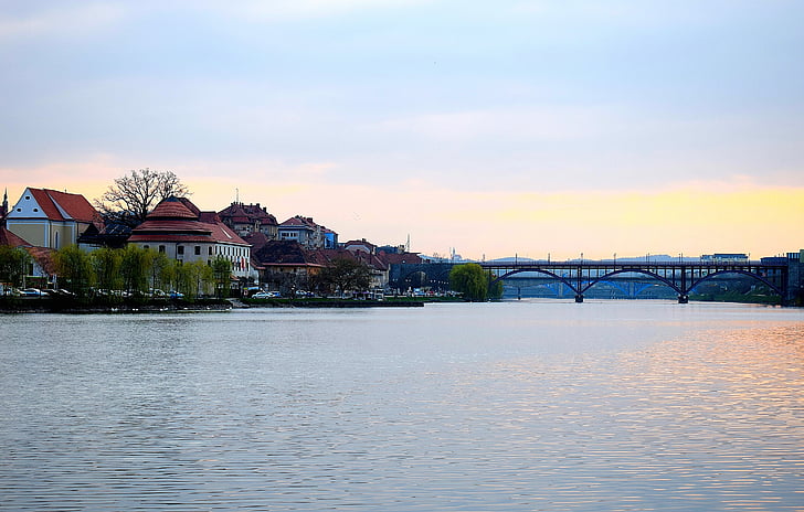 Rijeka, grad, Gradski pejzaž, zgrada, vode, u centru grada, most