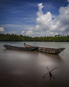 a gambiai, folyó, csónak