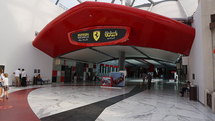 Ferrari world, Abu dhabi, Emiratele Arabe Unite, intrarea