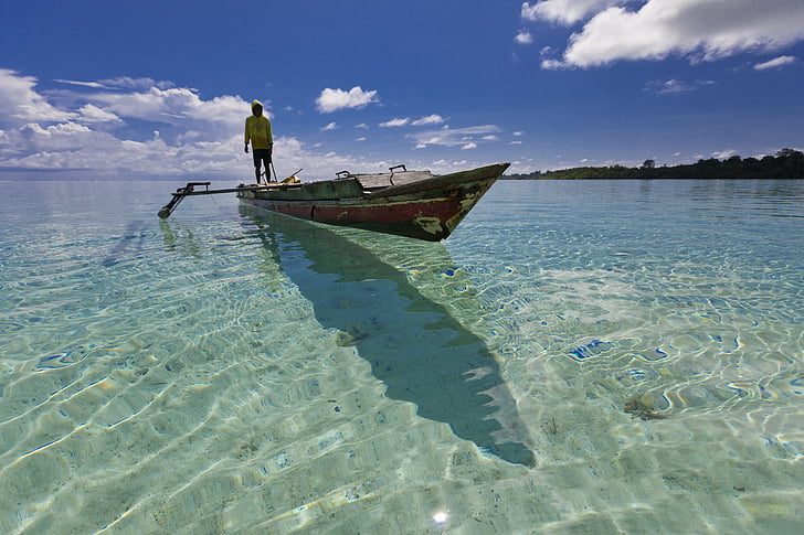 paisagem, Indonésia, Halmahera, Ilhas de WIDI, barco de pesca, água rasa, mar
