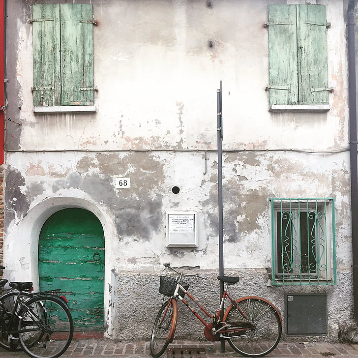 ajtó, kerékpárok, Borgo, Rimini, Olaszország, régi ház