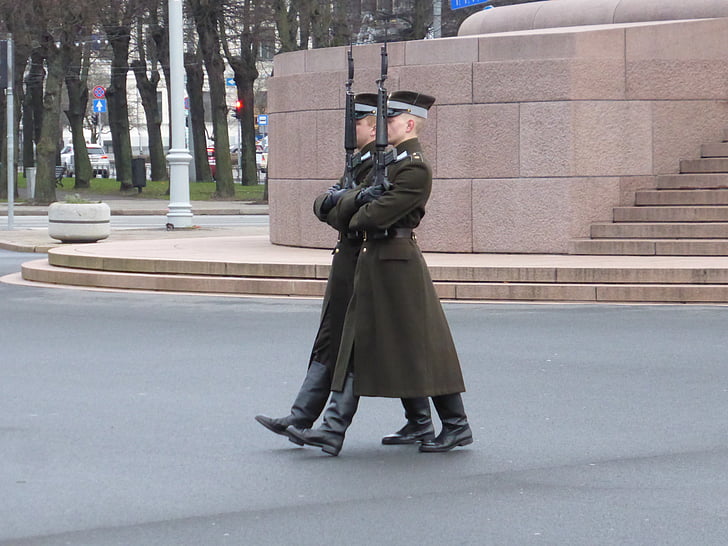 Riga, Lettország, katonai, őrszolgálat, egyenruha, fegyveres erők, az emberek