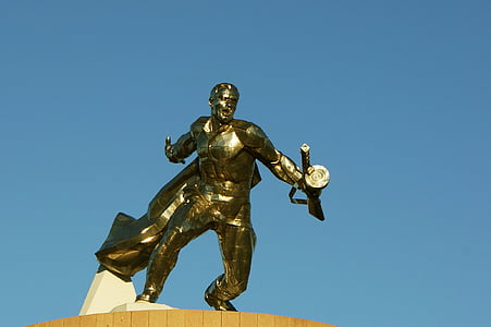 Ukrajna, Novo odesa, emlékmű, szobor, katona, bronz - ötvözet