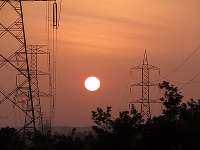 Saulėlydis, elektros stulpas, elektrinės bokštas, Ukmerges rajonas, Karnataka, Indija, elektros energijos
