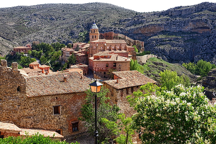 Albarracin?, landsbyen, dalen, bygninger, fjell, naturskjønne, landskapet