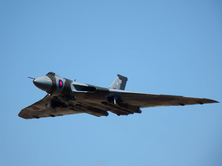 xh558, Vulcan, Avro vulcan, ducha z Veľkej Británie, Airshow, RAF, bombardér