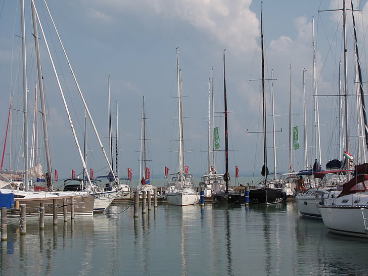 lake balaton, sailboats, ship, lake, sailing, hungary, north at 5 mph