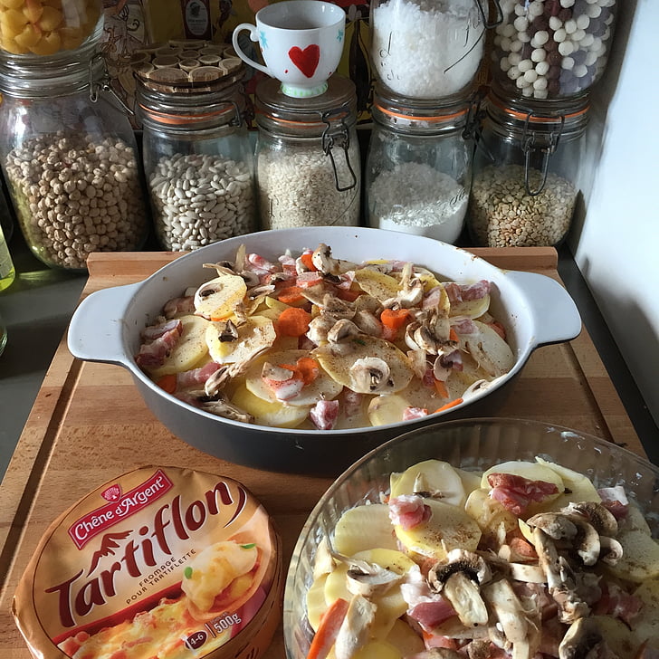 tartiflette, cheese, kitchen