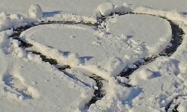 śnieg, serce na śniegu, serce, zimowe, miłość, mrożone, zimno