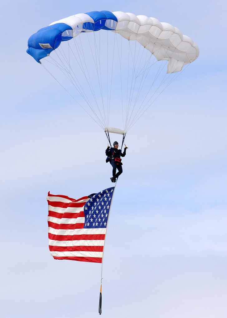 Amerikaanse vlag, oude glorie, vliegen in, Parachute, parachutespringen, patriottische, sterren en strepen