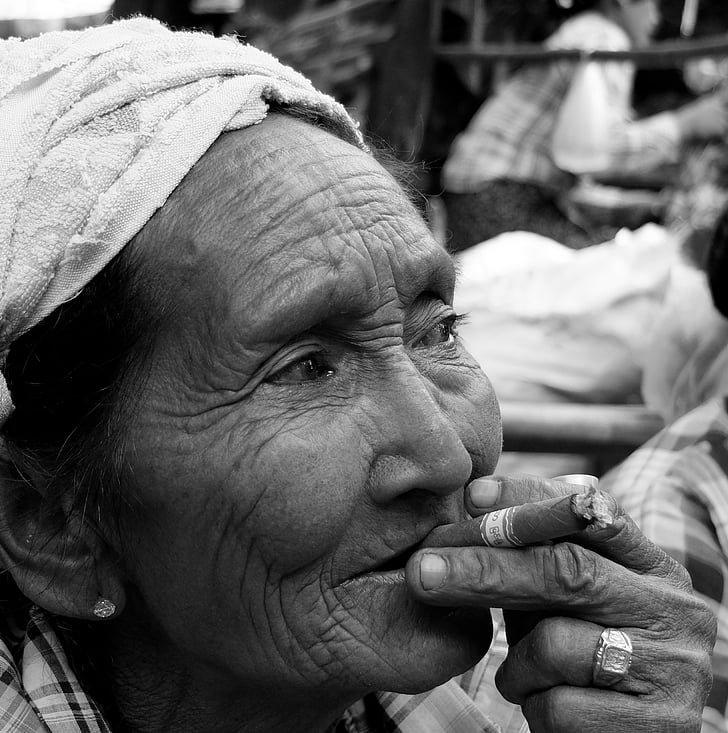 Myanmar, fumar, puro birmanano, cara, Retrato, Ver, ojos