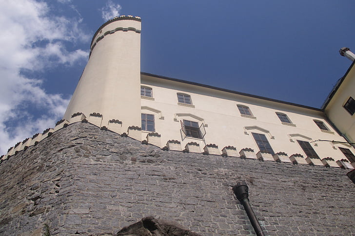 Orlik, Zamek, Historia, spojrzenie w górze