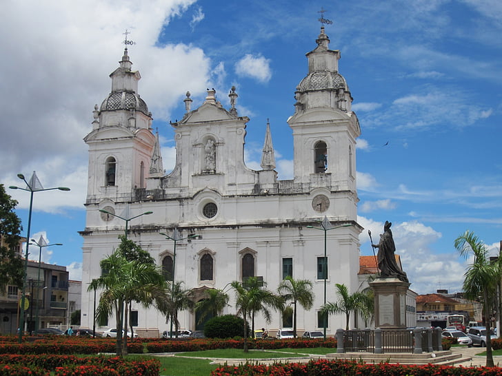 Belem, Brazilië, Kathedraal, oude stad, centrale plein, musea in de buurt